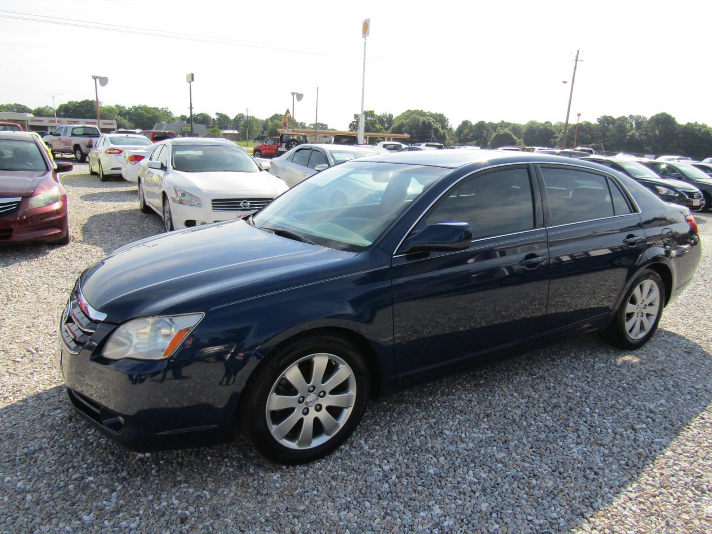 2007 Blue /Gray Toyota Avalon Limited (4T1BK36B97U) with an 3.5L V6 DOHC 24V engine, Automatic transmission, located at 15016 S Hwy 231, Midland City, AL, 36350, (334) 983-3001, 31.306210, -85.495277 - Photo#2